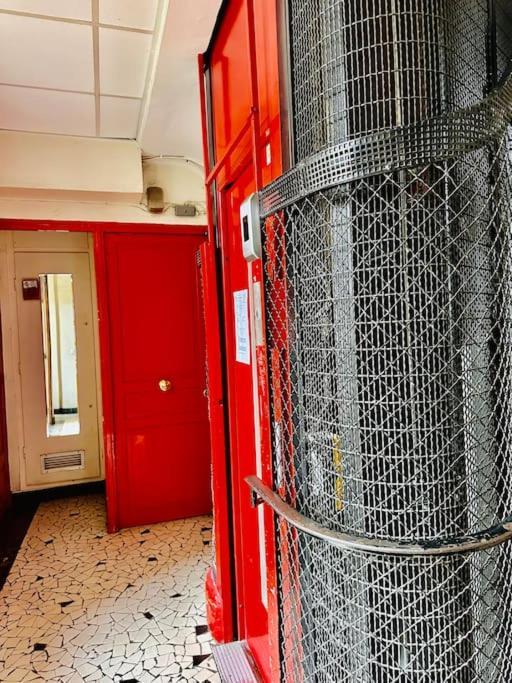 Appartement Vue Tour Eiffel Ligne 14 A Cote De Paris Gentilly Exterior photo