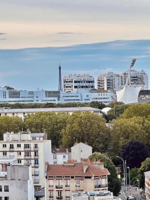 Appartement Vue Tour Eiffel Ligne 14 A Cote De Paris Gentilly Exterior photo