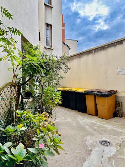 Appartement Vue Tour Eiffel Ligne 14 A Cote De Paris Gentilly Exterior photo